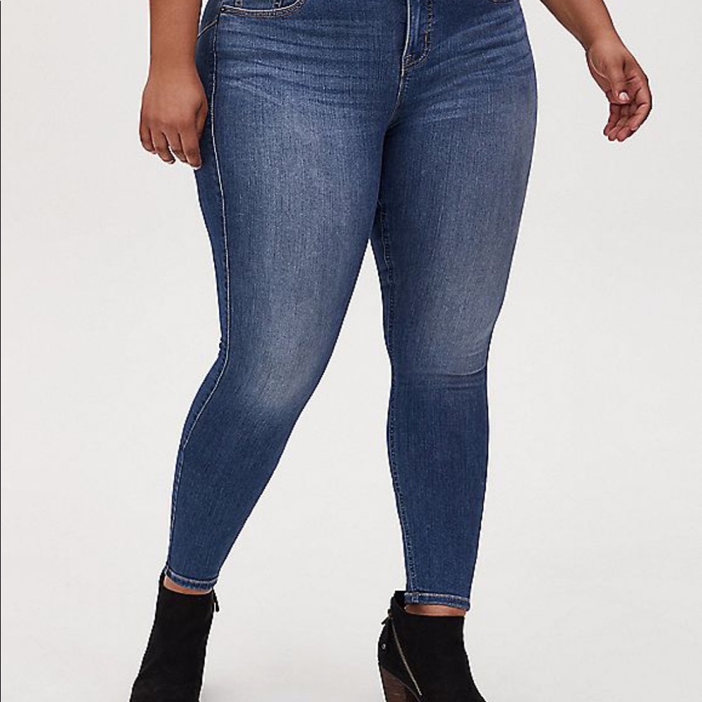 Torrid Bombshell Skinny Jean size 14